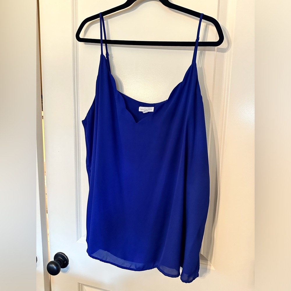 Socialite scalloped tank